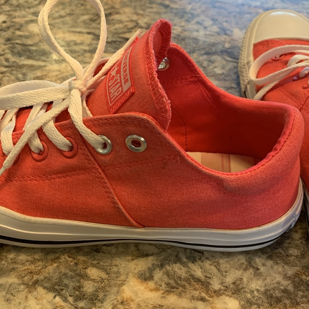 Pink Converse - Picture 5 of 6